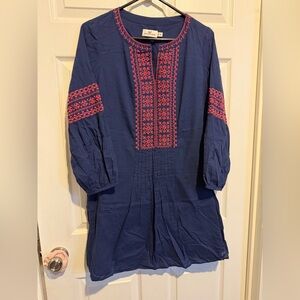 Vineyard Vines Navy Top with Pink Embroidery